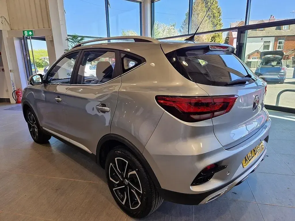 Used MG ZS 111 HP (81 kW) 2022 Silver SUV
