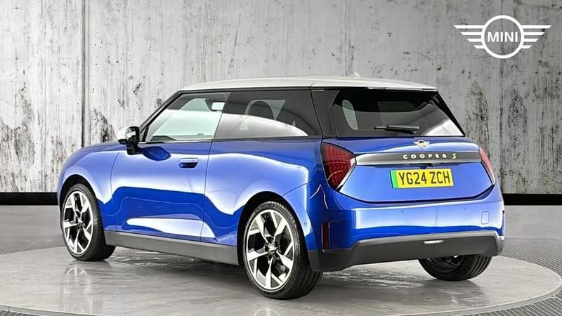 Used Mini Cooper SE Hatch 158 kW (215 HP) 2024 Blue Hatchback
