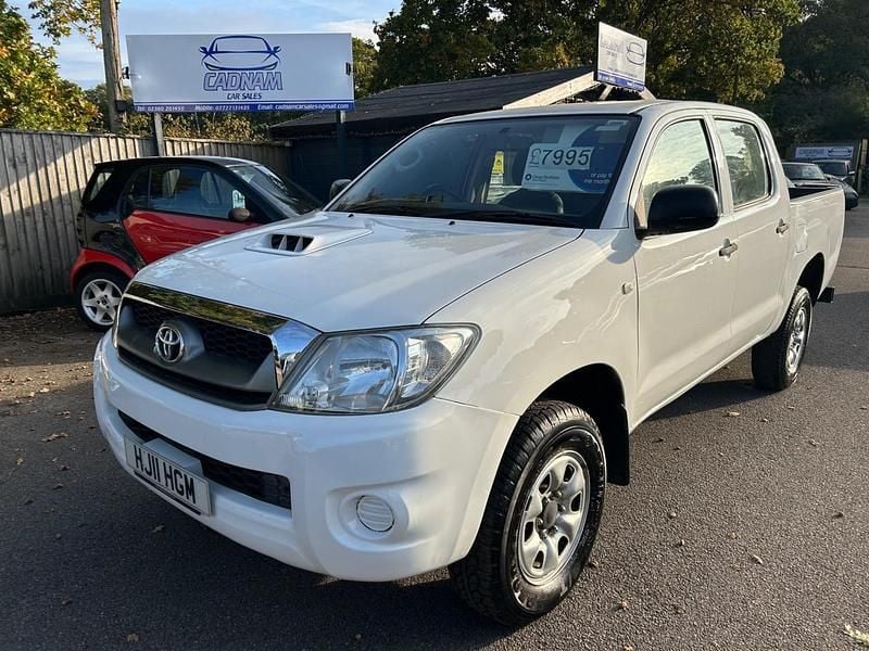 Used Toyota HiLux 144 HP (105 kW) 2011 White Pickup