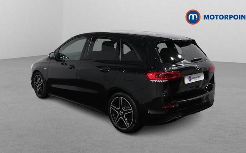 Used Mercedes B200 Executive 163 HP (119 kW) 2022 Black MPV