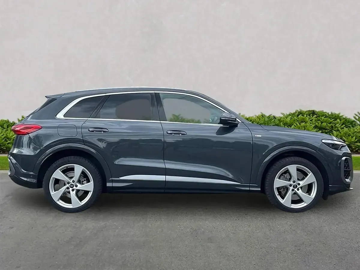 New Audi Q5 S-Line 204 HP (150 kW) 2026 Grey SUV