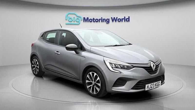 Used Renault Clio V Evolution 90 HP (66 kW) 2023 Grey Hatchback