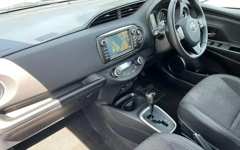 Used Toyota Yaris 101 HP (74 kW) 2020 Blue Hatchback