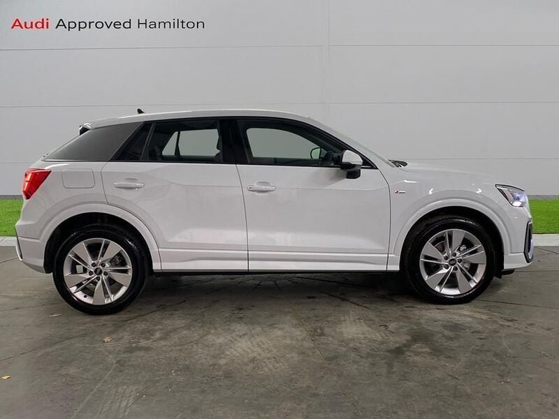 Used Audi Q2 S-Line 150 HP (110 kW) 2023 White SUV