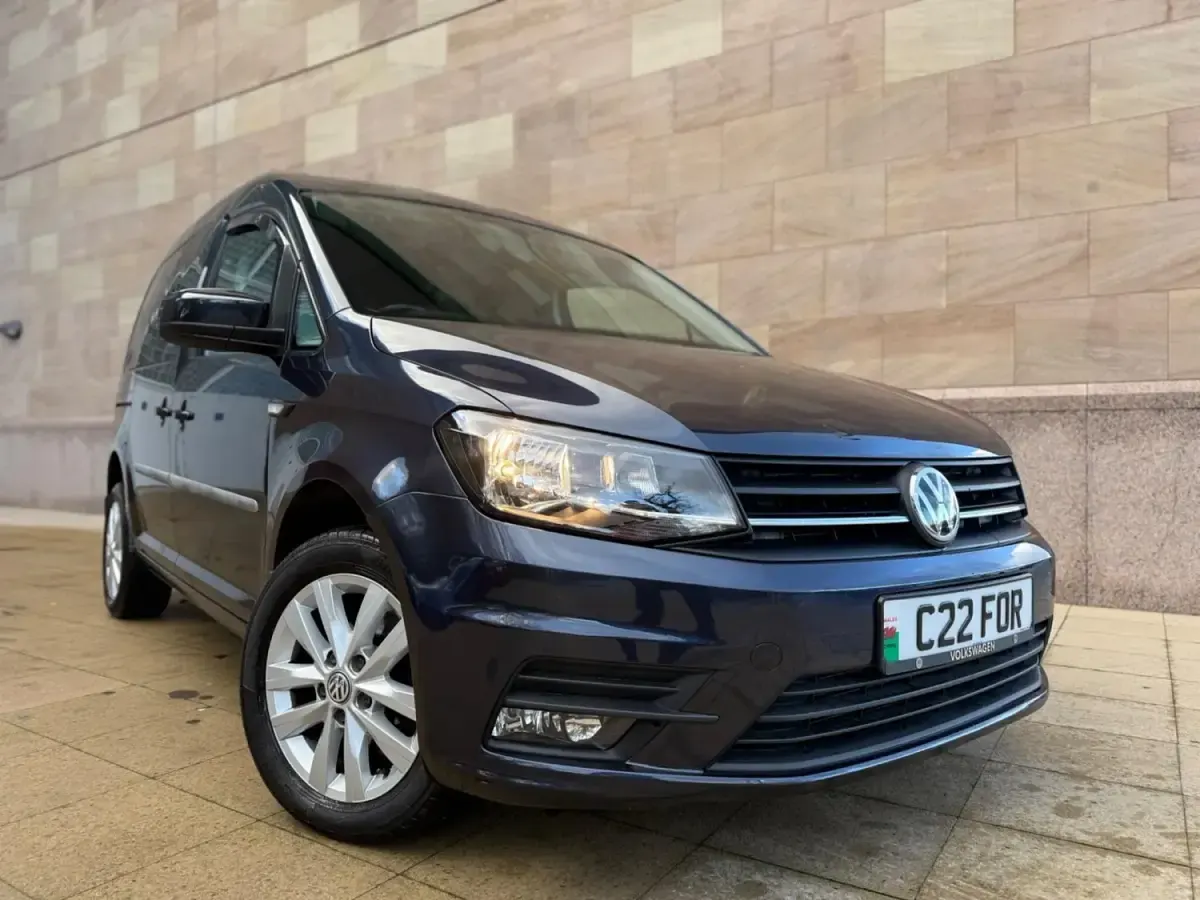 Usado VW Caddy Life 150 CV (110 kW) 2016 Azul Monovolumen
