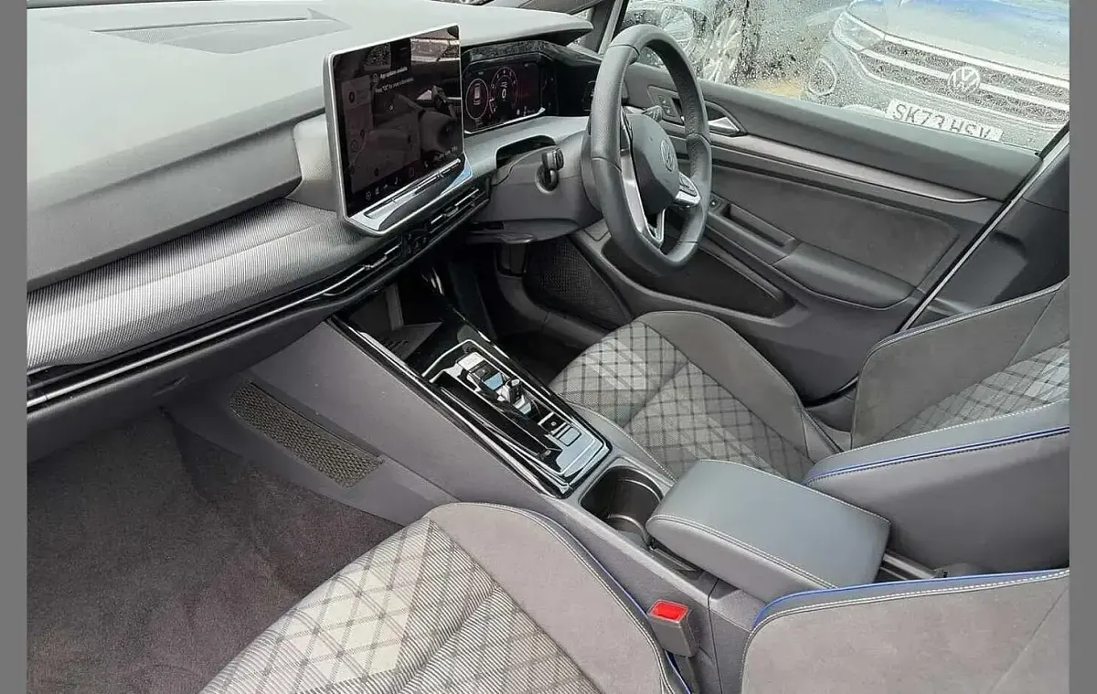 Used VW Golf VIII Black Edition 147 HP (108 kW) 2025 White Hatchback