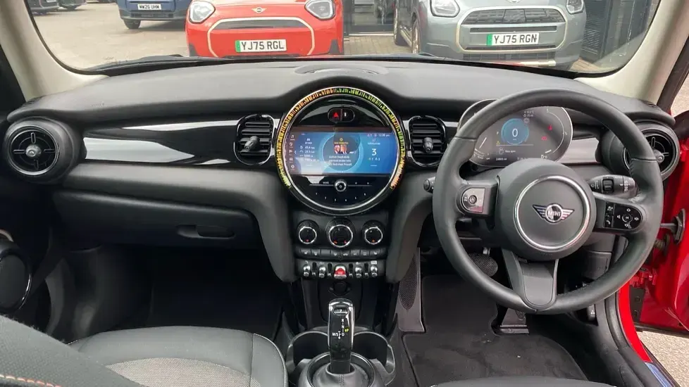 Used Mini Cooper Classic 134 HP (98 kW) 2023 Red Hatchback