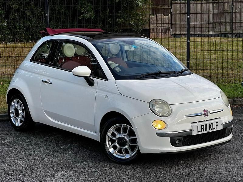 White Used 2011 Fiat 500 Lounge Cabriolet | £3,495 (Fair price) - Image 1/4