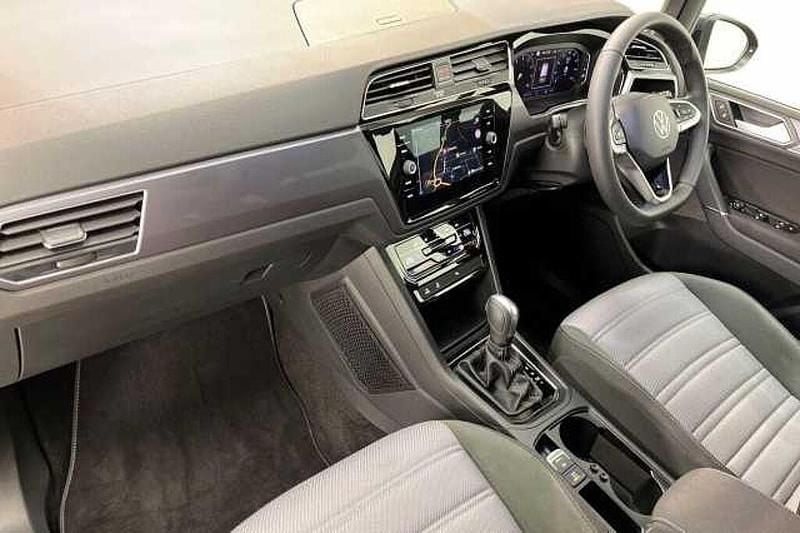 Used VW Touran R-line 150 HP (110 kW) 2025 Grey MPV