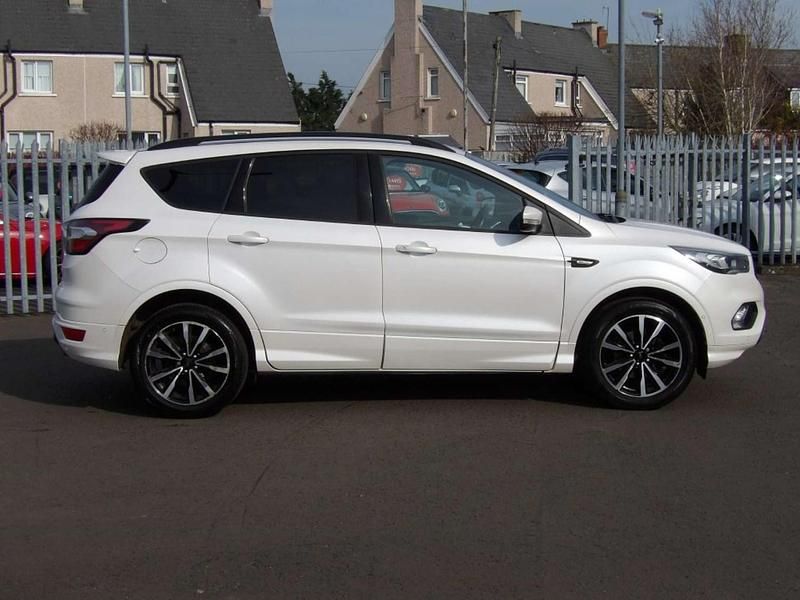 Used Ford Kuga ST-Line 120 HP (88 kW) 2018 White SUV