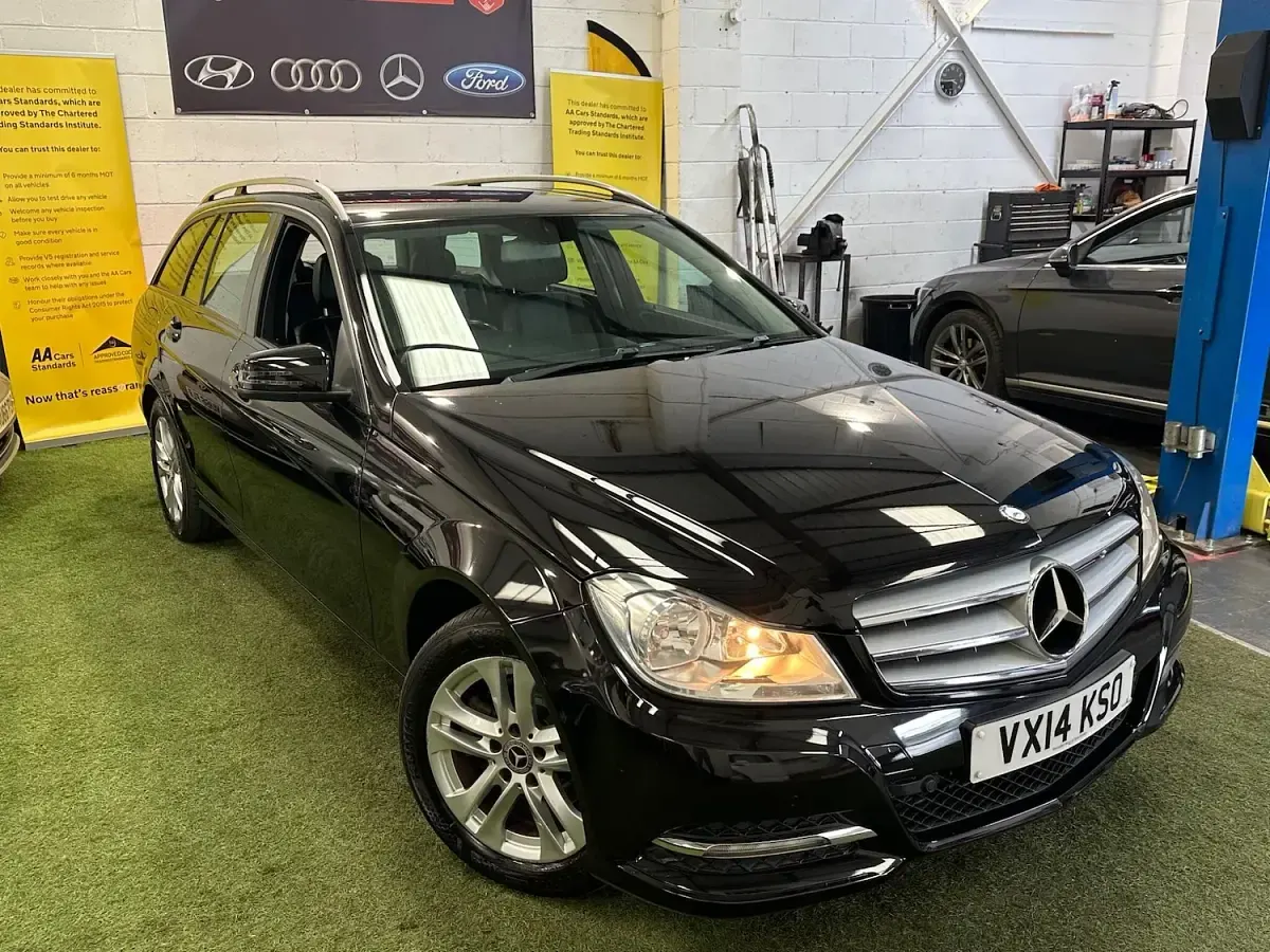 Used Mercedes C220 Executive 170 HP (125 kW) 2014 Black Estate