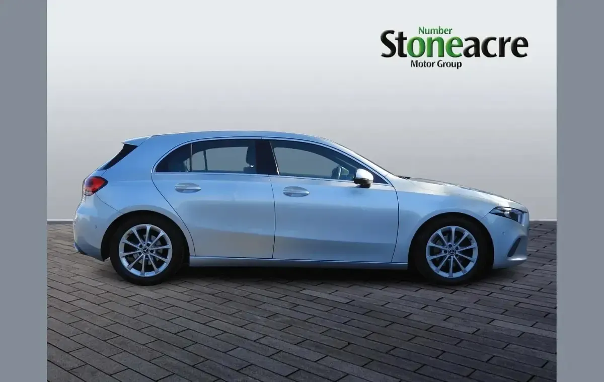 Usado Mercedes A180 Executive 113 HP (83 kW) 2018 Prateado Citadino
