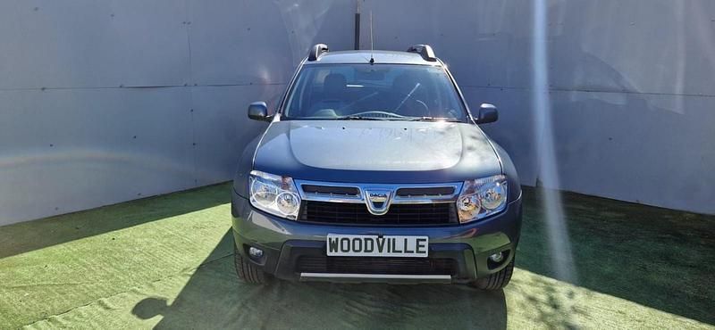 Used Dacia Duster Lauréate 110 HP (80 kW) 2014 Grey SUV