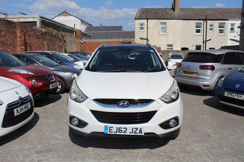 White Used 2012 Hyundai ix35 Premium SUV | £2,995 (Good price) - Image 1/4
