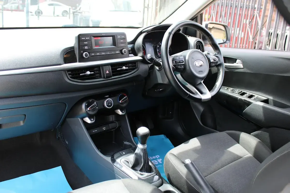 Used Kia Picanto 66 HP (48 kW) 2021 White Hatchback