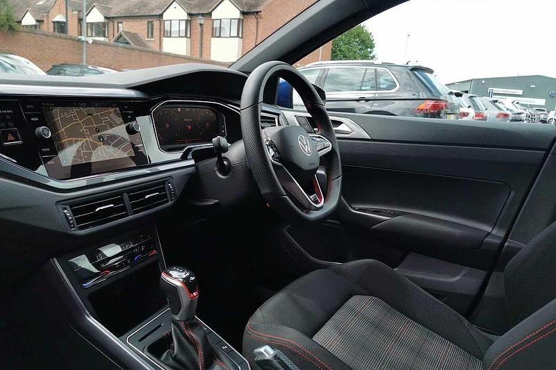 Image 2/4