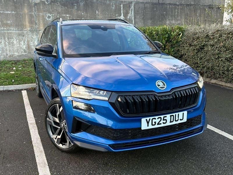Race blue metallic Used 2025 Skoda Karoq SportLine SUV | £26,990 (Good price) - Image 1/4