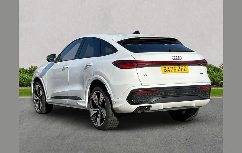 Used Audi Q5 Sportback Advanced 204 HP (150 kW) 2025 White SUV