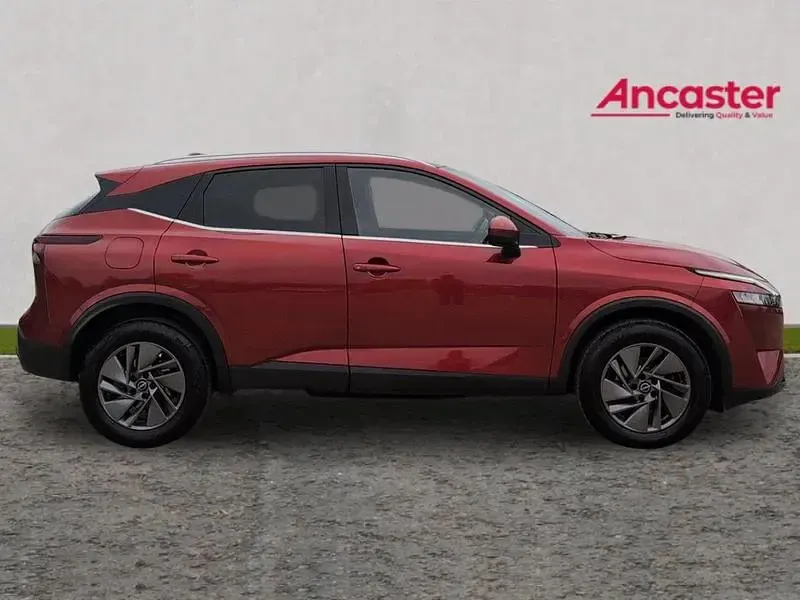 Used Nissan Qashqai Acenta Premium 158 HP (116 kW) 2023 Red SUV