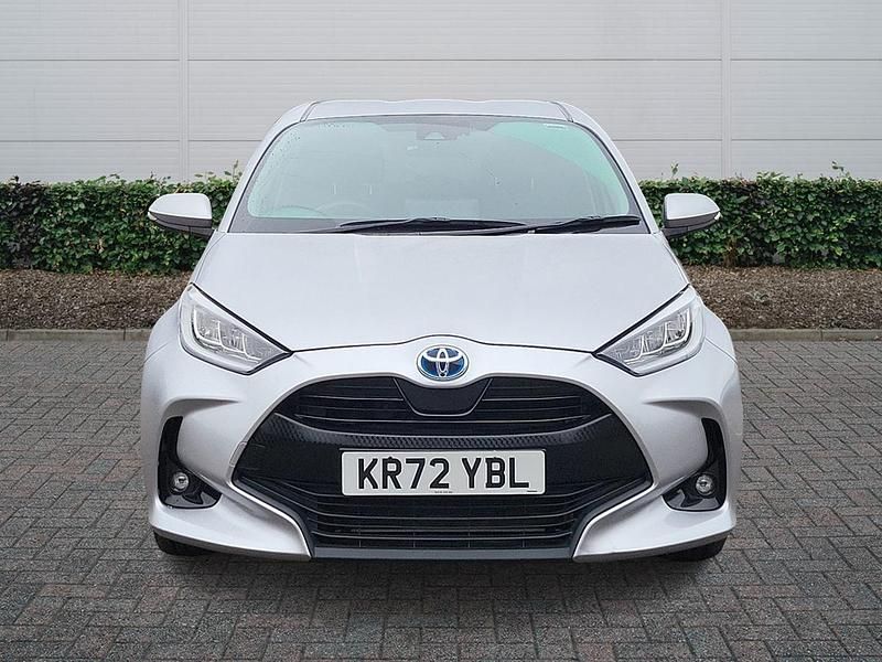 Used Toyota Yaris Hybrid Design 2023 Silver Hatchback