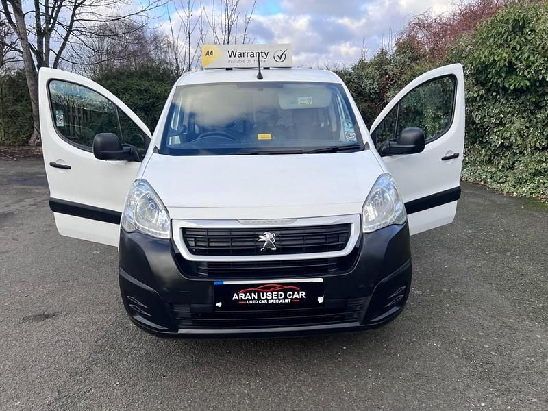 White Used 2017 Peugeot Partner MPV | £5,799 (Good price) - Image 1/4