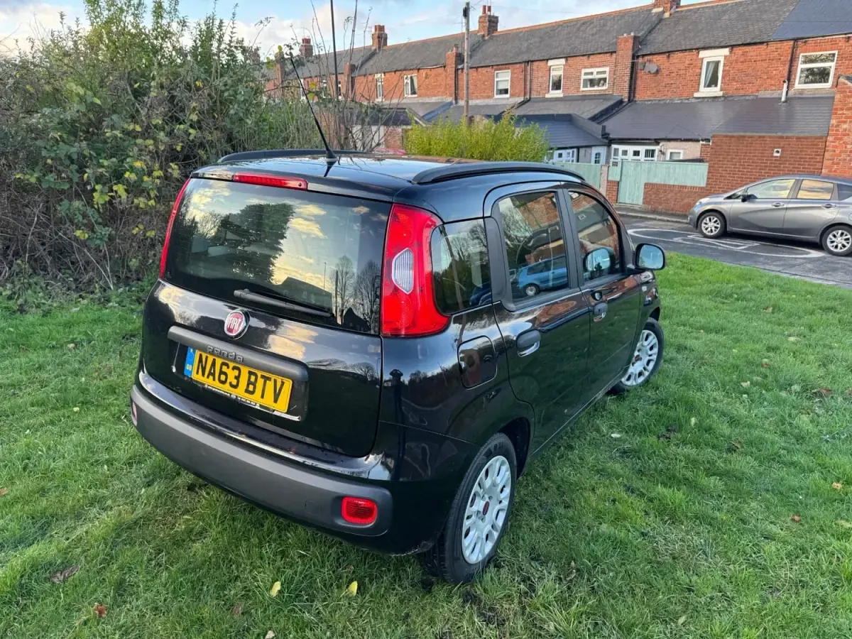 Usado Fiat Panda Easy 69 HP (50 kW) 2013 Preto Citadino
