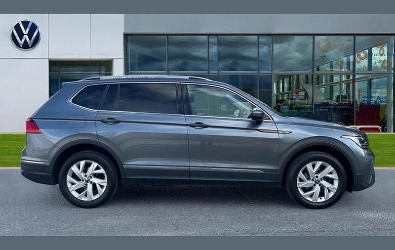 Used VW Tiguan Allspace Life 147 HP (108 kW) 2023 Grey SUV