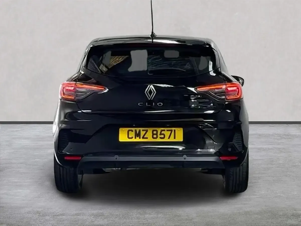 Used Renault Clio V Evolution 145 HP (106 kW) 2024 Black Hatchback