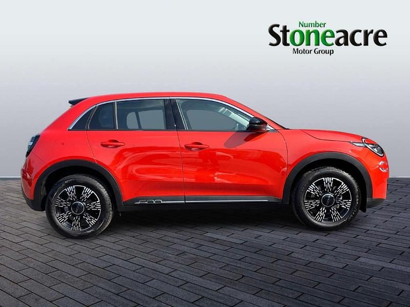 New Fiat 600 101 HP (74 kW) 2025 Orange SUV