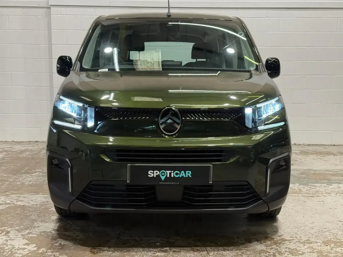 Used Citroën Berlingo 98 kW (134 HP) 2024 Green MPV