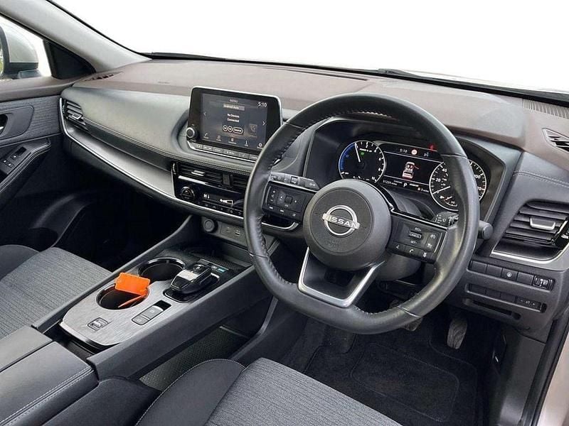 Usado Nissan X-Trail Acenta Premium 213 CV (156 kW) 2024 Plateado SUV