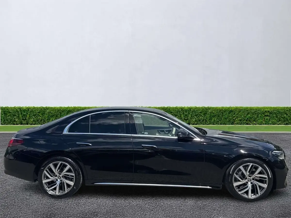 Used Mercedes E220 Premium 194 HP (142 kW) 2025 Black Sedan