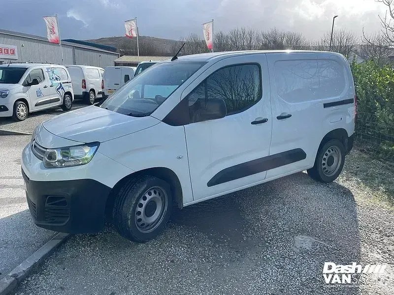 Used Citroën Berlingo 100 HP (73 kW) 2023 White MPV