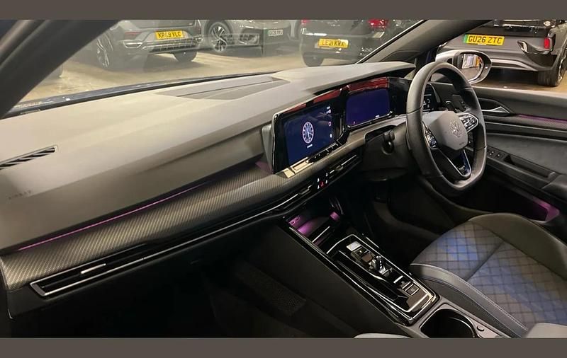 Used VW Golf VIII R 320 HP (235 kW) 2024 Lapiz blue premium metallic Hatchback