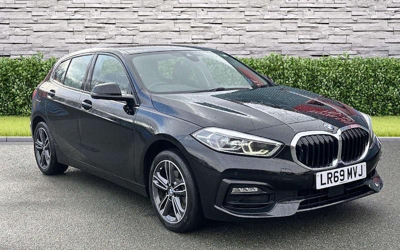Used BMW 118 Sport Line 140 HP (102 kW) 2019 Black Hatchback