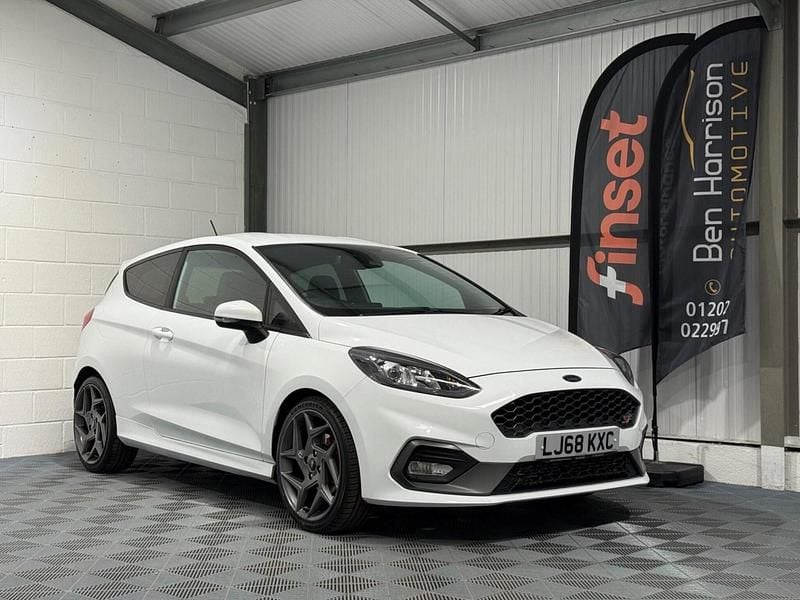 White Used 2019 Ford Fiesta ST Hatchback | £12,495 (Fair price) - Image 1/4