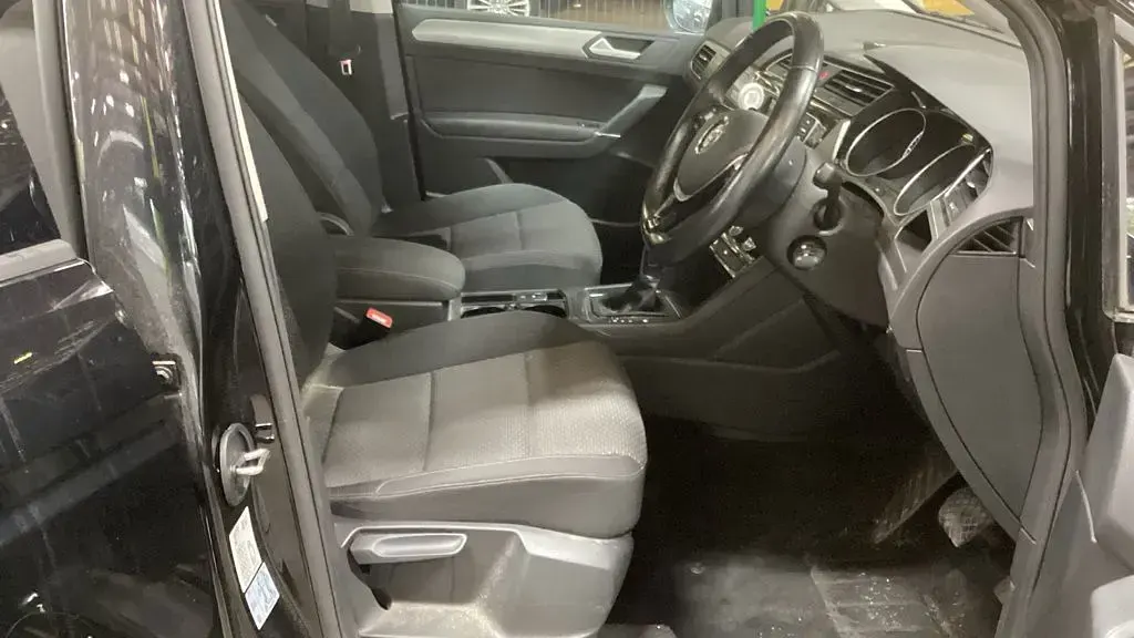 Used VW Touran Family 115 HP (84 kW) 2017 Black MPV