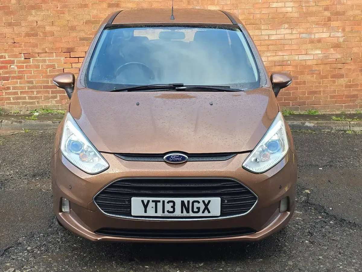 Used Ford B-MAX Zetec 90 HP (66 kW) 2013 Gold MPV