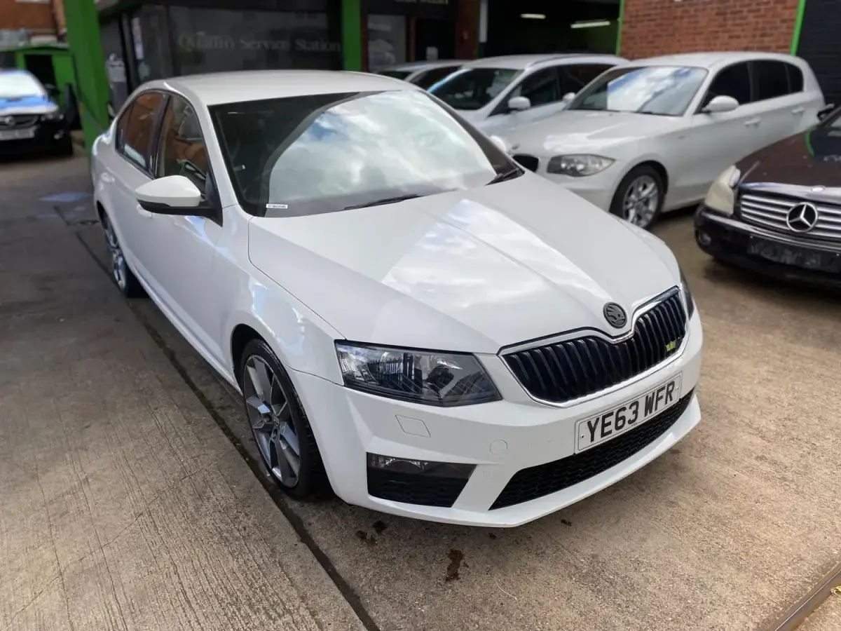 Used Skoda Octavia vRS 2013 White Hatchback