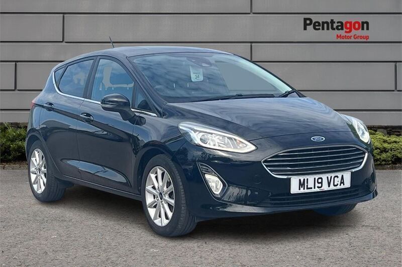 Shadow black Used 2019 Ford Fiesta Titanium Hatchback | £10,495 (Good price) - Image 1/4