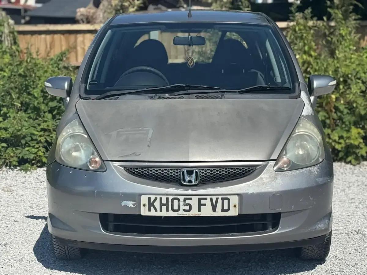 Used Honda Jazz SE 83 HP (61 kW) 2005 Silver Hatchback