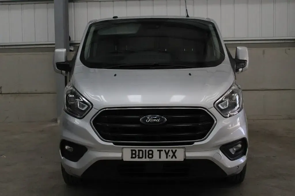 Used Ford Transit Custom Limited 130 HP (95 kW) 2018 Silver Van