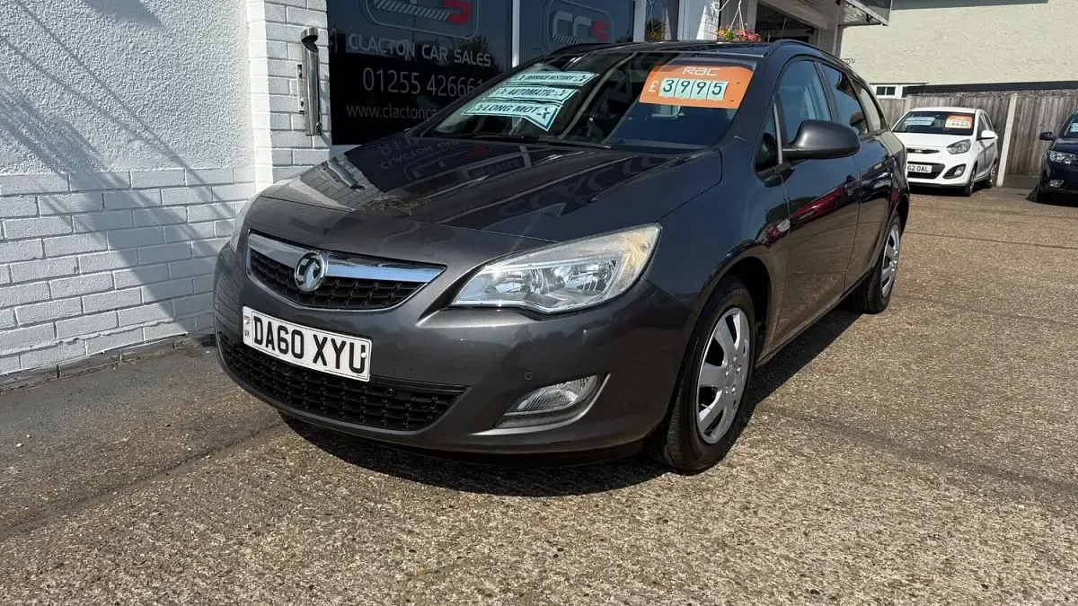 Used Vauxhall Astra 115 HP (84 kW) 2011 Grey Estate