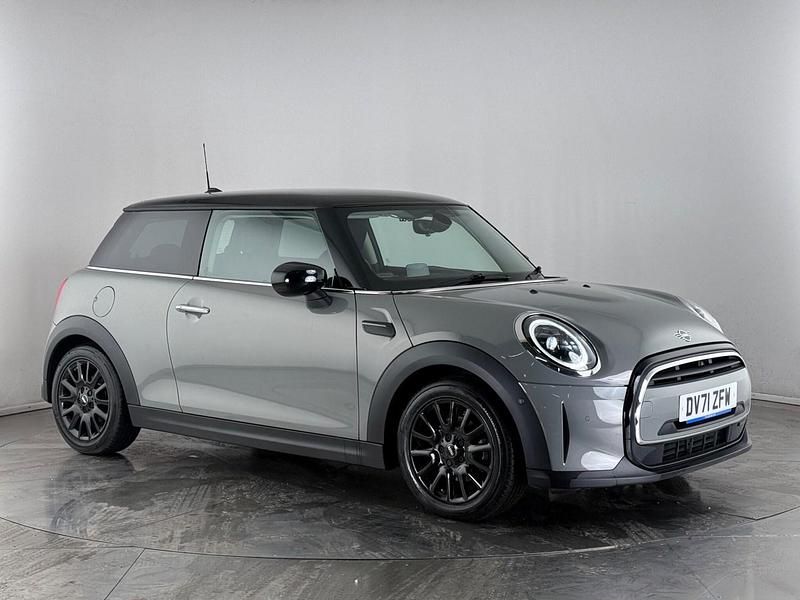 Używany Mini Cooper Classic 136 KM (100 kW) 2021 Hatchback