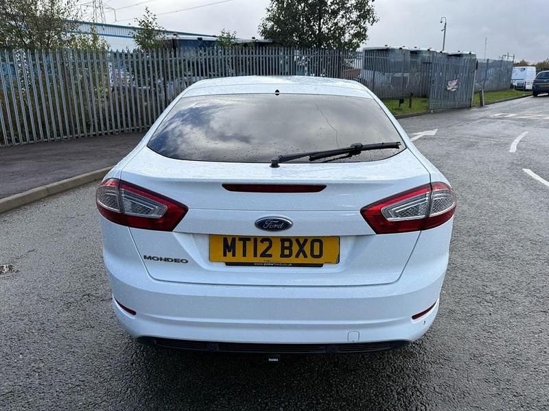 Used Ford Mondeo Business Edition 140 HP (102 kW) 2012 White Hatchback