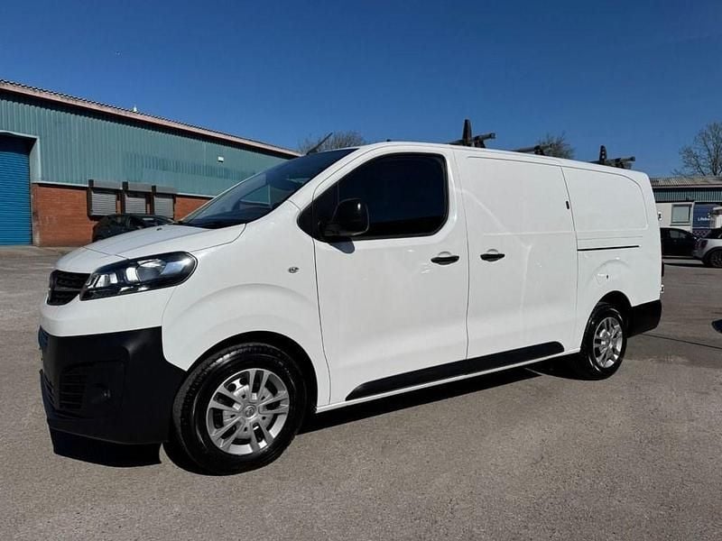 Second-hand Vauxhall Vivaro S 2020 Alb Monovolum