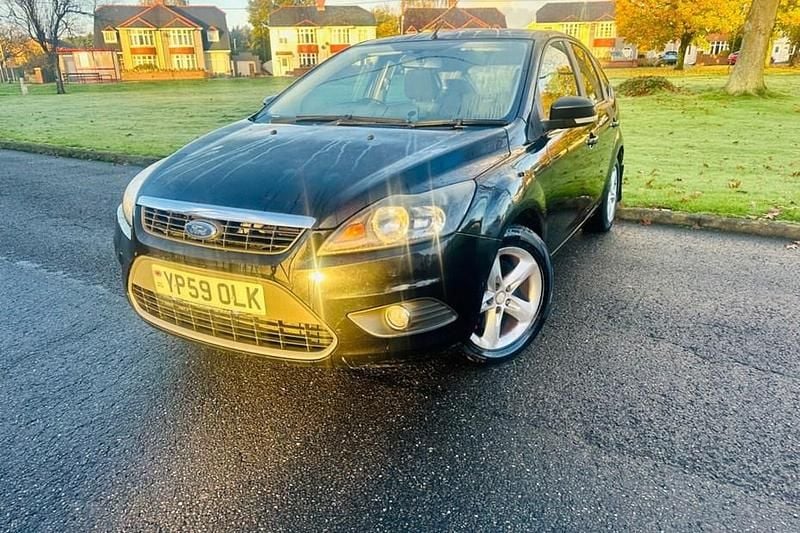 Black Used 2009 Ford Focus Zetec Hatchback | £1,250 (Good price) - Image 1/1