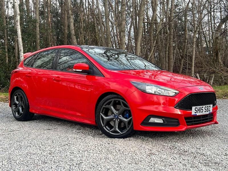 Used Ford Focus ST 2015 Red Hatchback