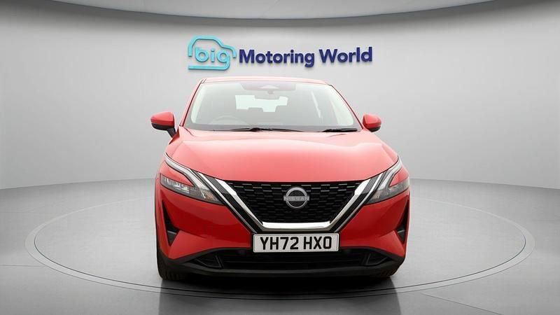 Used Nissan Qashqai Acenta Premium 140 HP (102 kW) 2022 Red SUV