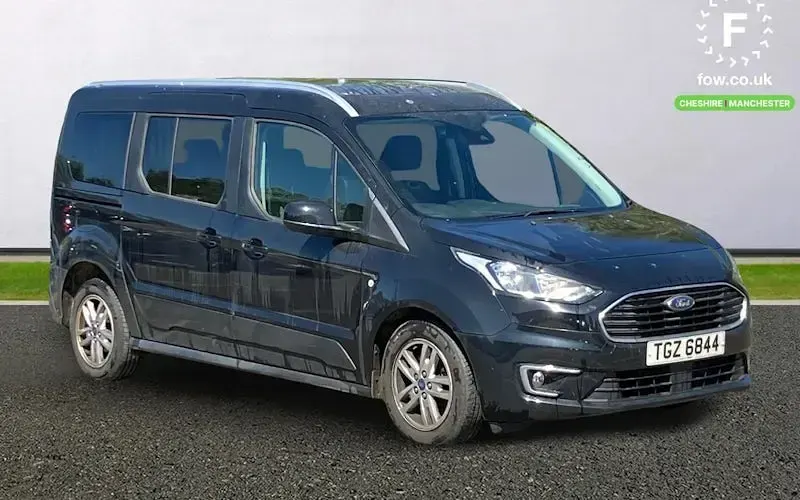 Używany Ford Tourneo Titanium 120 KM (88 kW) 2021 Kombi
